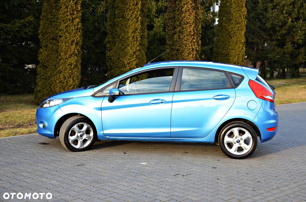 Ford Fiesta 1.25 Ghia - 21