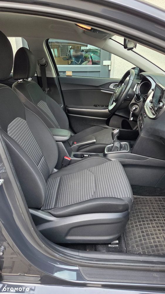 Kia Ceed 1.5 T-GDI M - 22