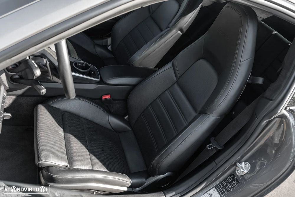 Porsche 911 (992) Turbo - 25