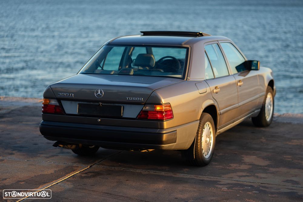 Mercedes-Benz W124 (1984-1997) 300 D Turbo - 59