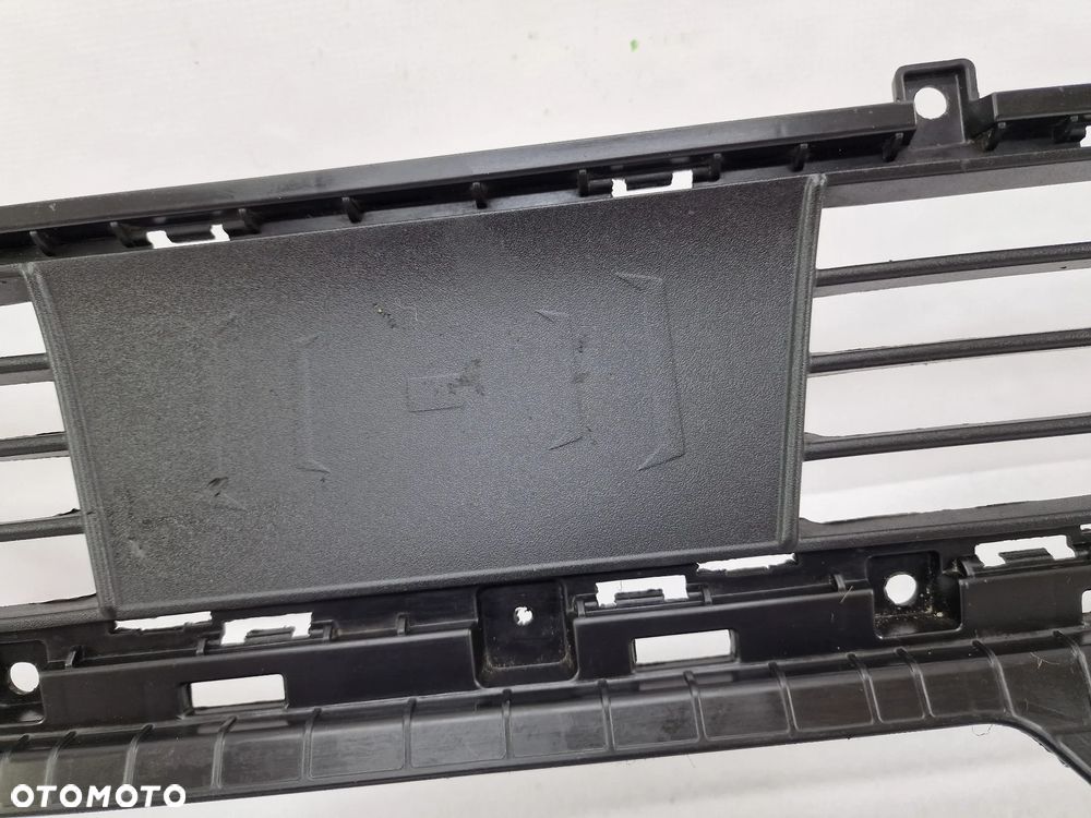 HYUNDAI TUCSON IV 20- KRATKA ŚRODKOWA ZDERZAKA PRZEDNIEGO PRZÓD POD RADAR , NR 86531-N7010 , NR AUKCJI KR437 - 7