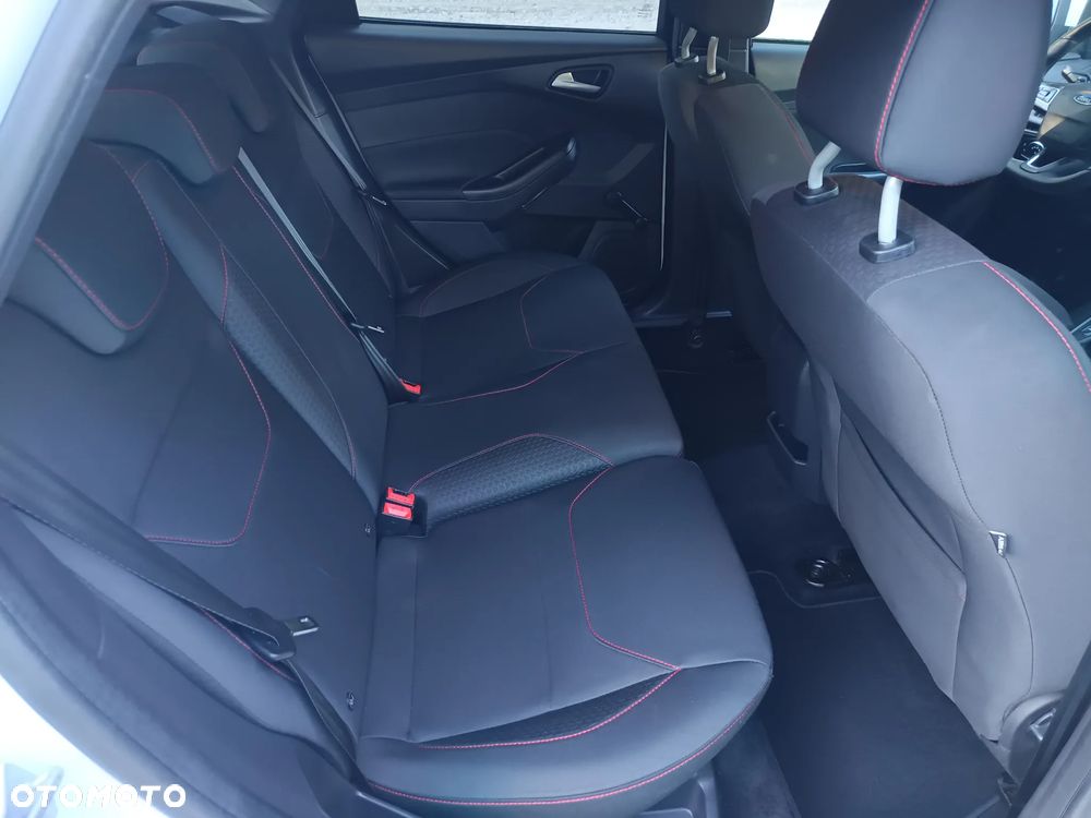 Ford Focus 1.0 EcoBoost Start-Stopp-System ST-LINE - 34