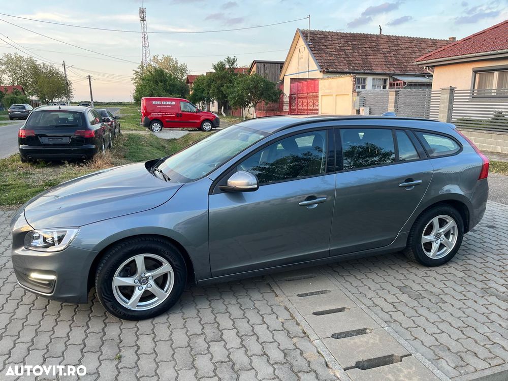 Volvo V60 D2 Momentum - 11