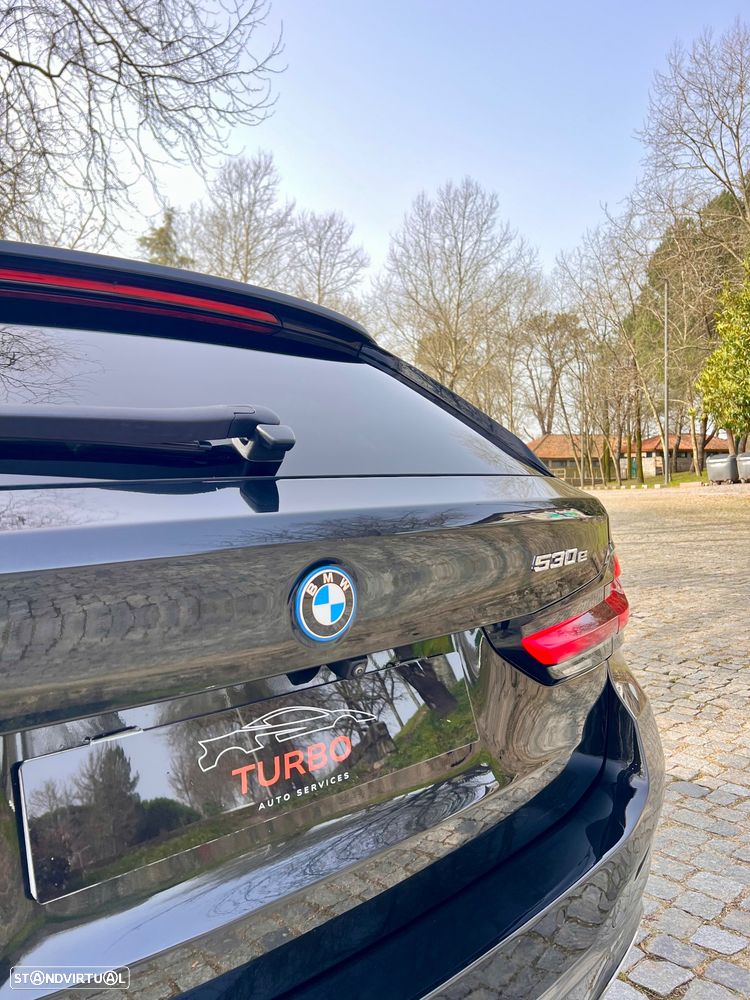 BMW 530 e Pack Desportivo M - 11