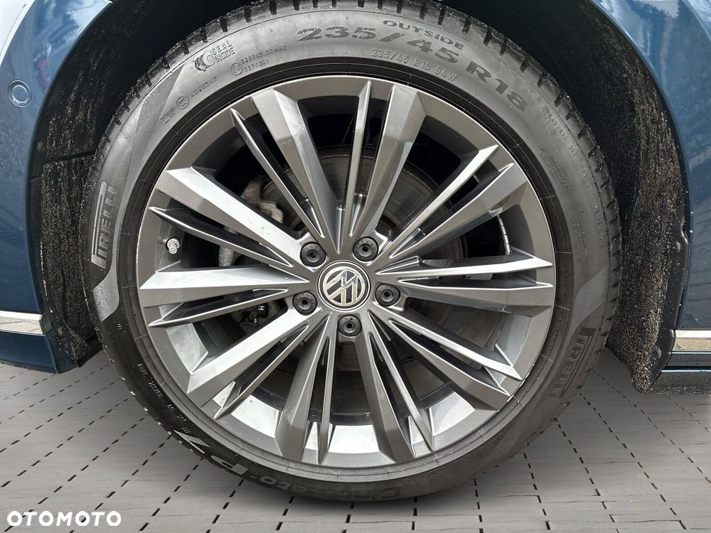 Volkswagen Passat - 22