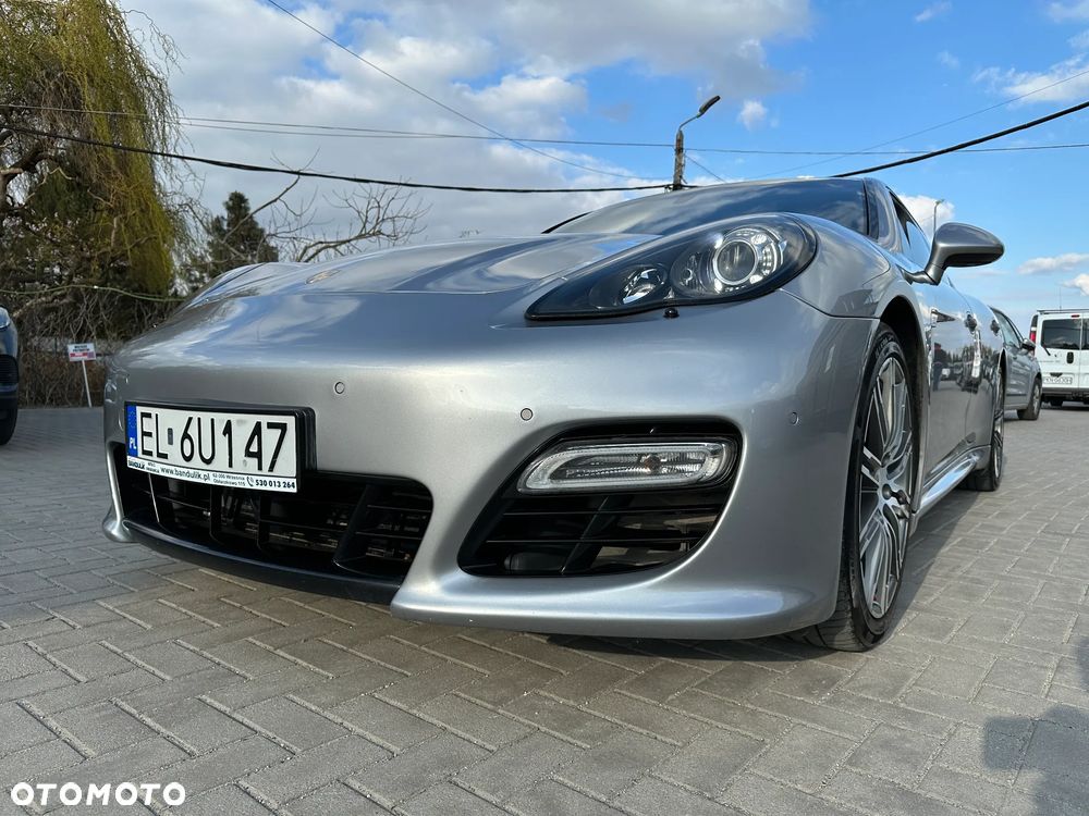 Porsche Panamera GTS - 32