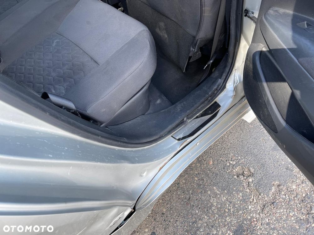 Toyota Corolla 2.0 Comfort - 34