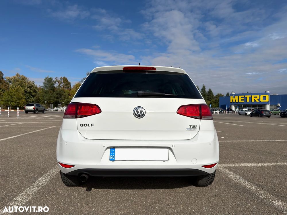 Volkswagen Golf - 10