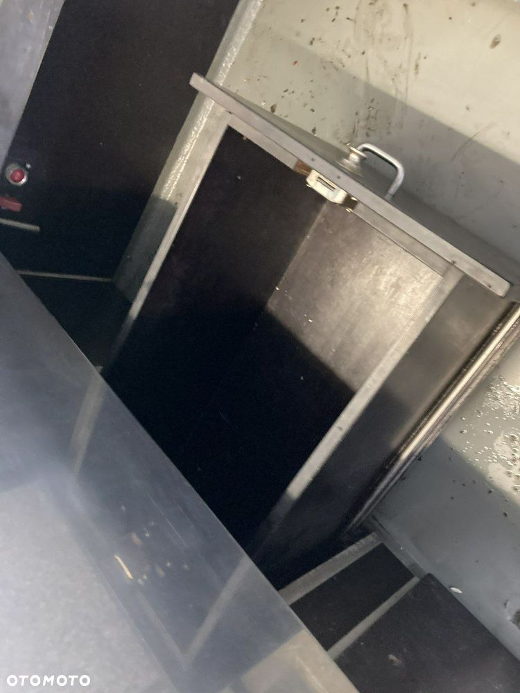 Mercedes-Benz Sprinter - 23