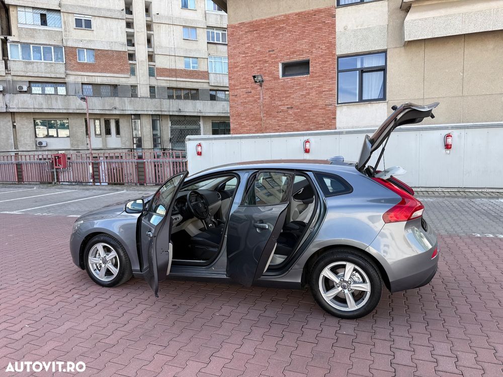 Volvo V40 D2 Powershift Momentum - 17