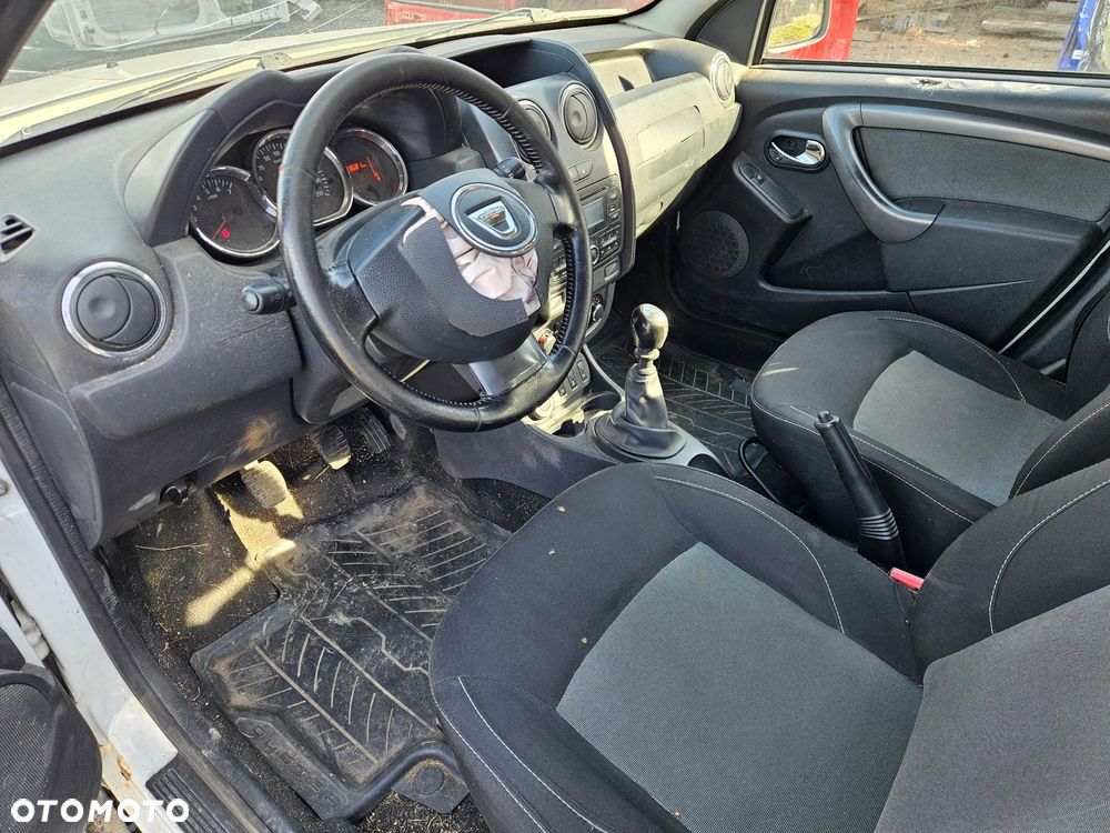 Dacia Duster 1.6 SCe Laureate 4x4 S&S - 19