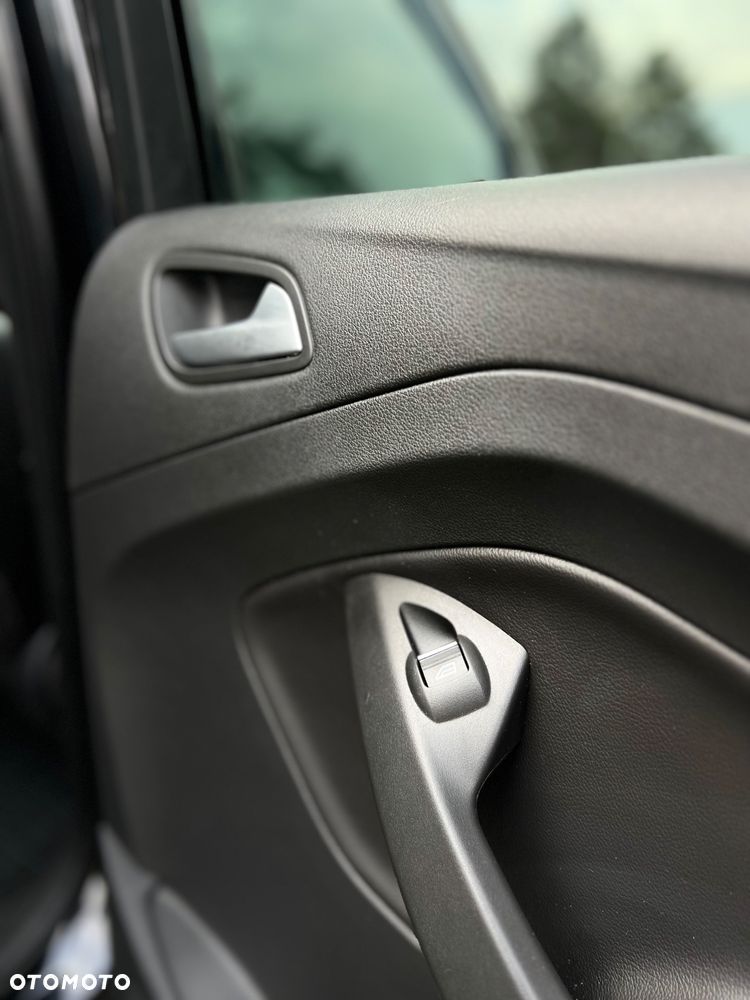 Ford Kuga 2.0 TDCi 4x4 Titanium - 18