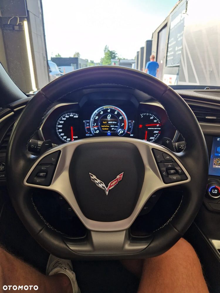 Chevrolet Corvette - 9