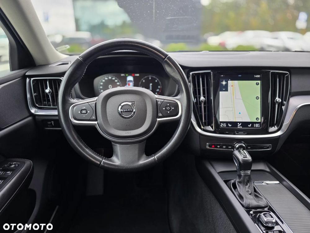 Volvo V60 D3 AWD Momentum Pro - 21