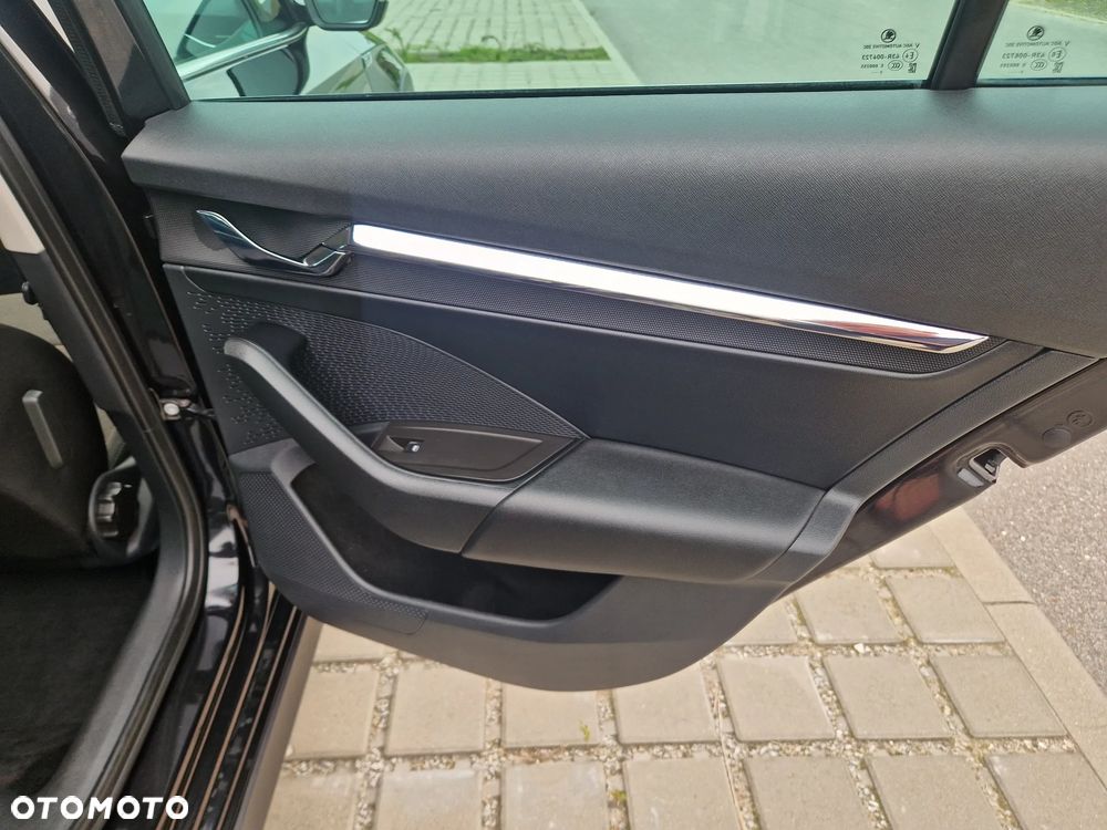 Skoda Octavia 2.0 TDI 4x4 DSG Scout - 21