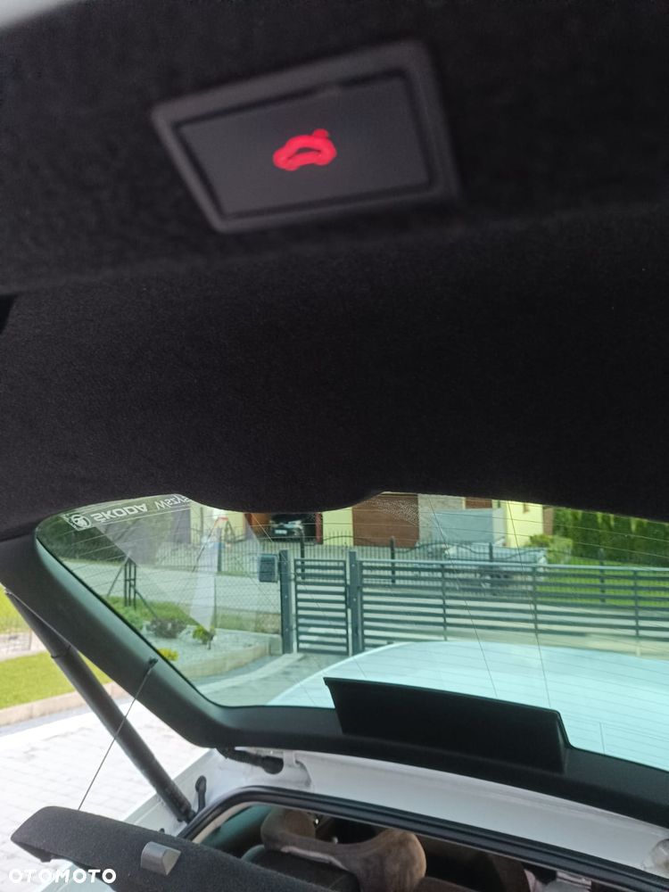 Skoda Octavia 2.0 TDI SCR Ambition DSG - 19