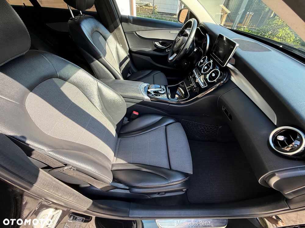 Mercedes-Benz Klasa C 180 7G-TRONIC Exclusive - 15
