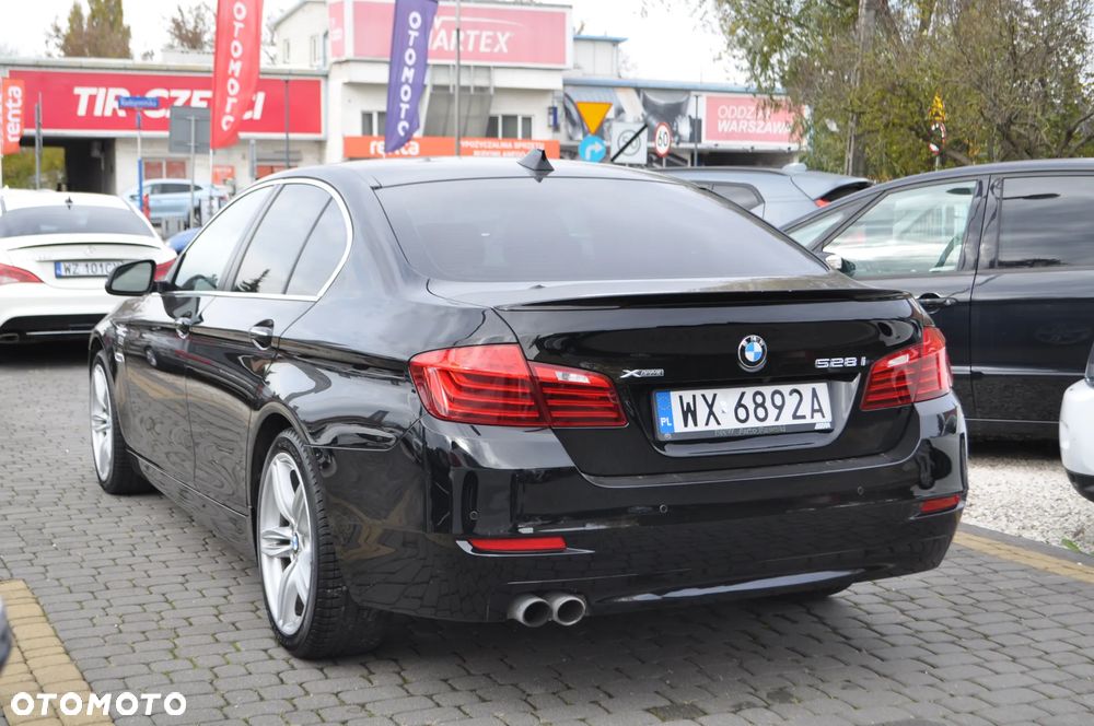 BMW Seria 5 528i xDrive Sport-Aut Modern Line - 13
