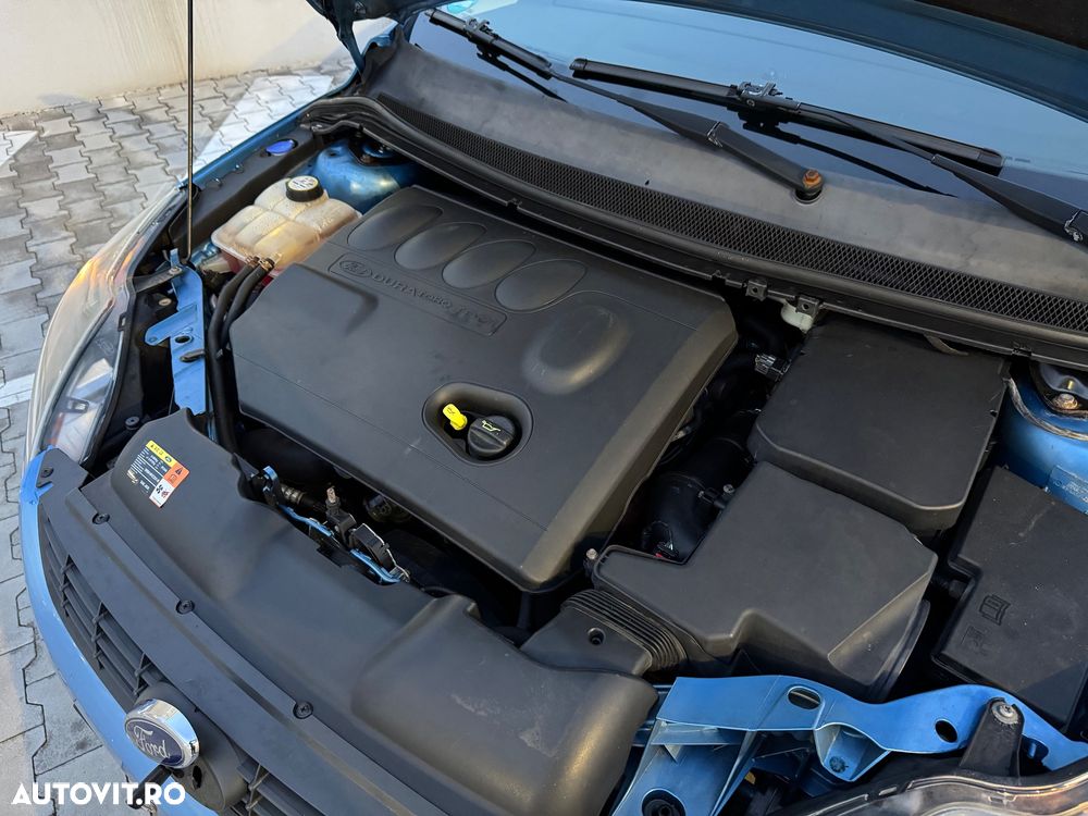 Ford Focus 2.0 TDCi DPF Ghia - 38