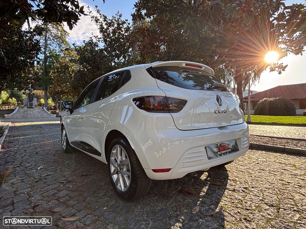 Renault Clio - 7