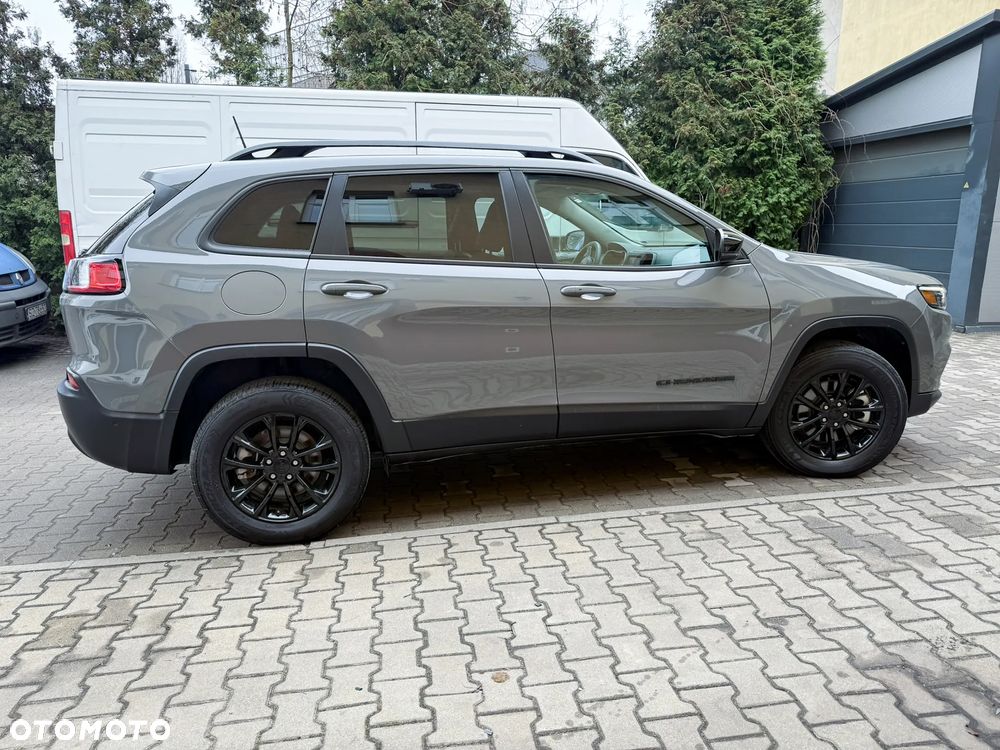 Jeep Cherokee - 10