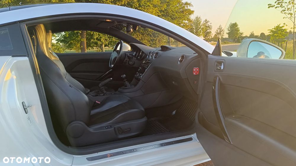 Peugeot RCZ 2.0 HDi FAP 165 - 10