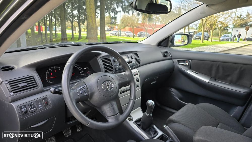 Toyota Corolla 1.4 D-4D Sol - 24