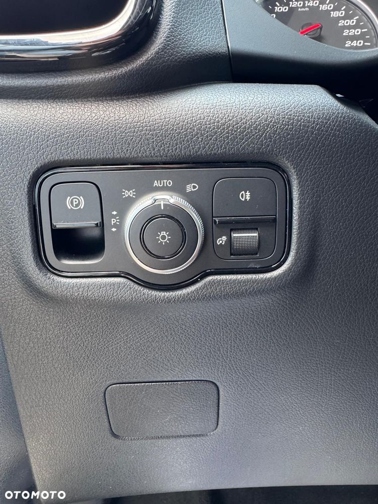 Mercedes-Benz Vito - 16