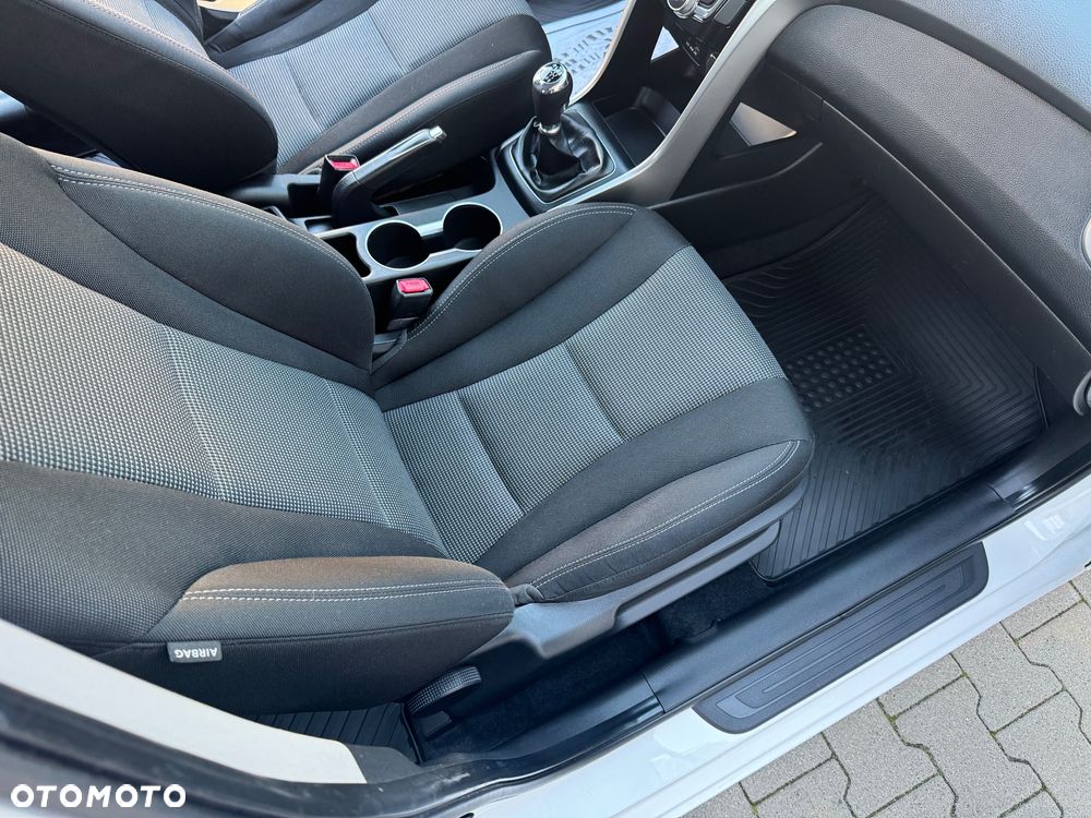 Hyundai i30 1.4 Premium - 11