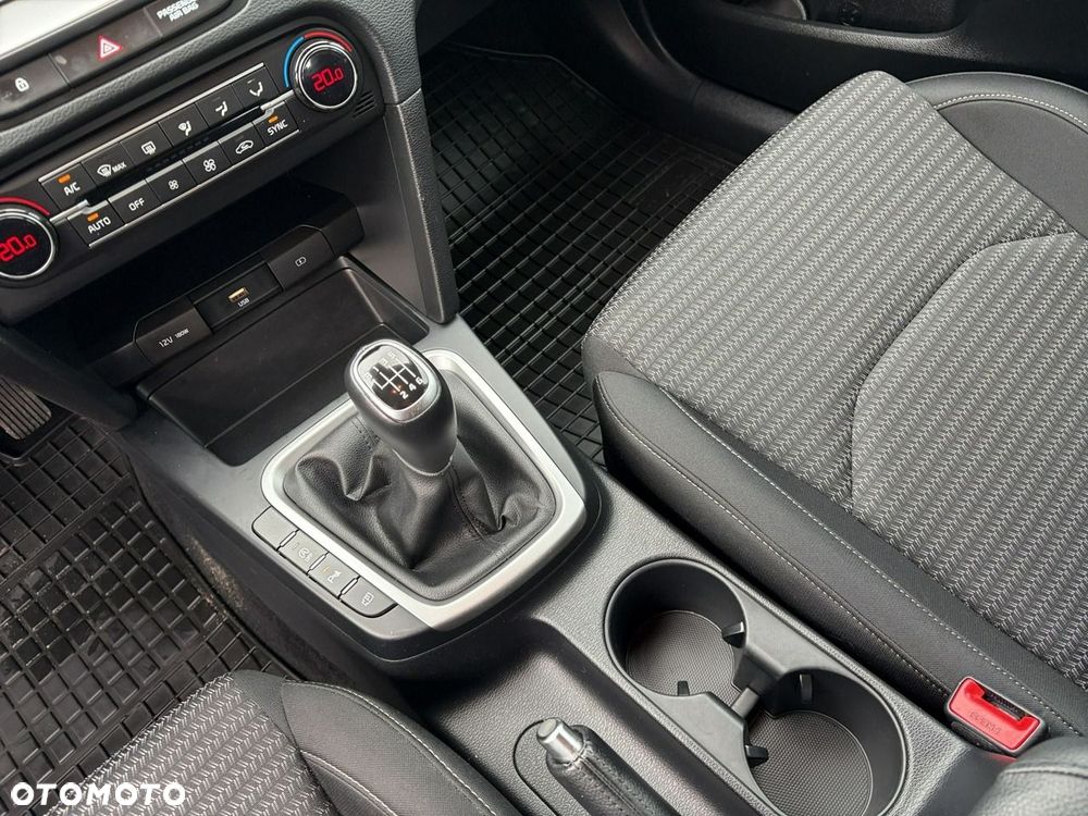 Kia Ceed 1.5 T-GDI M - 19