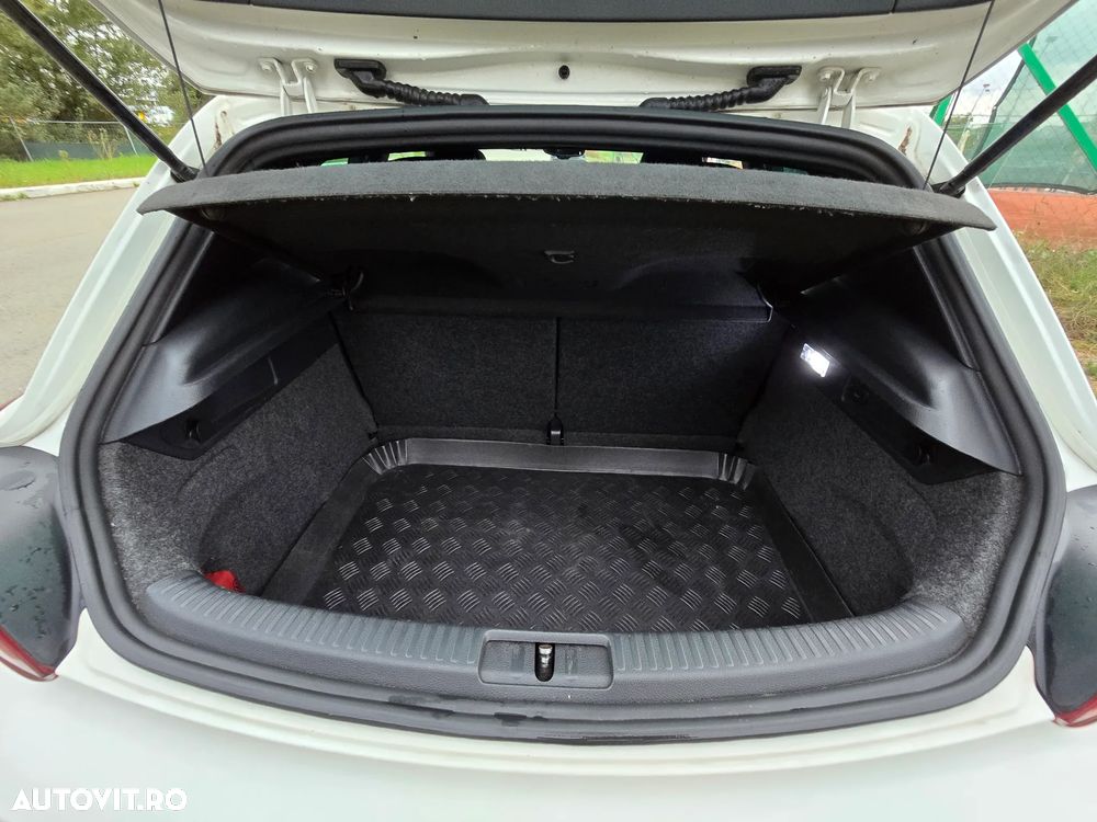 Volkswagen Scirocco R 2.0 TSI DSG - 9