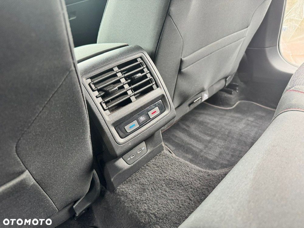 Volkswagen Golf VIII 2.0 TSI GTI DSG - 18