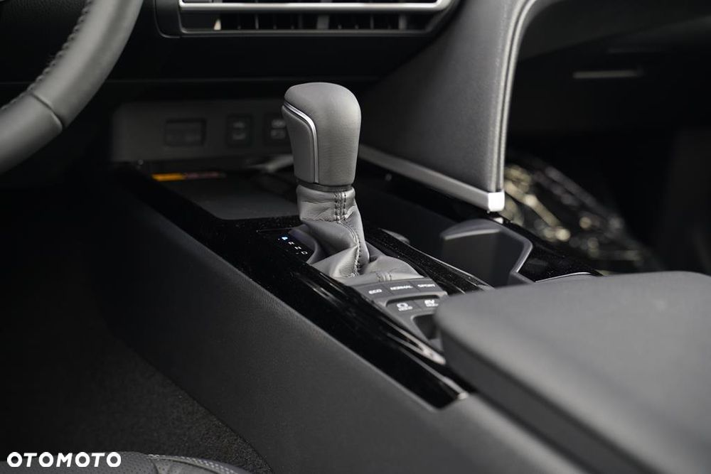 Toyota Camry 2.5 Hybrid Dynamic Force Prestige e-CVT - 23