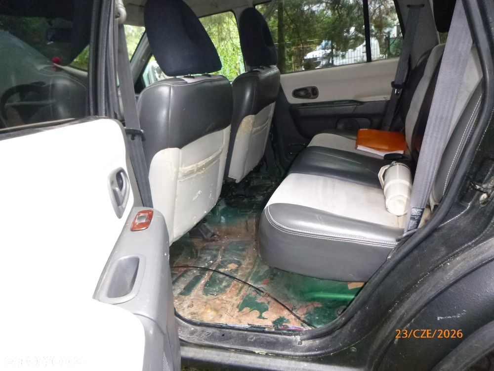 Mitsubishi Pajero - 18
