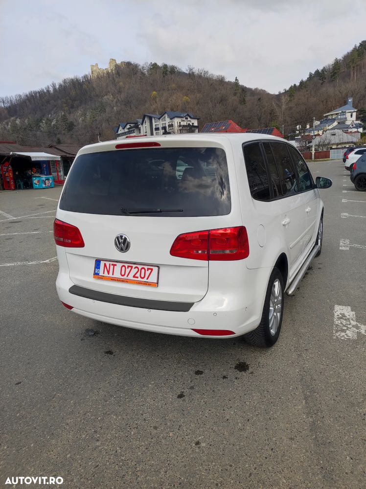 Volkswagen Touran 2.0 TDI DPF BlueMotion Technology DSG Highline - 2