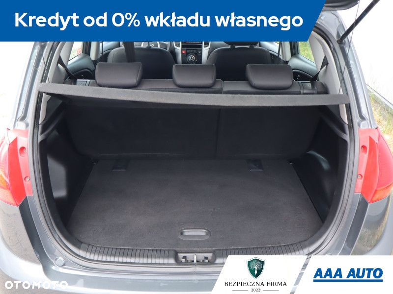 Kia Venga - 13