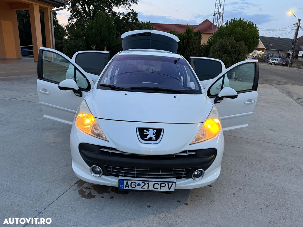 Peugeot 207 1.6HDI Feline - 27