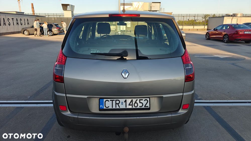 Renault Scenic 1.6 16V Expression - 9
