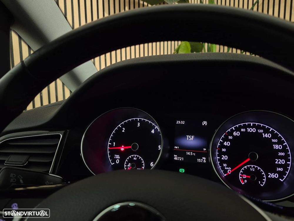 VW Golf Sportsvan 1.6 TDI Highline DSG - 26