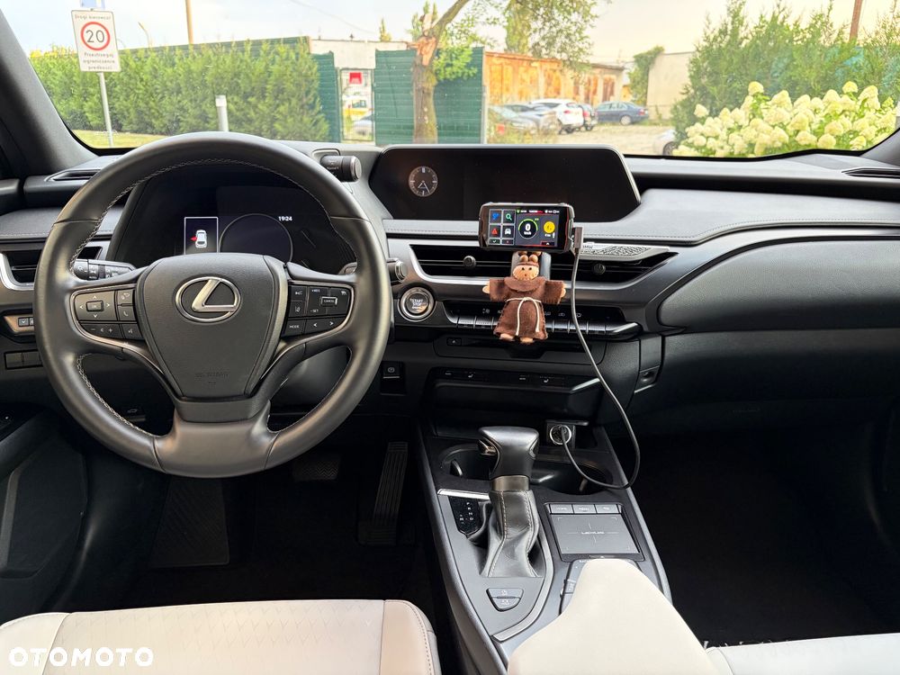 Lexus UX - 34