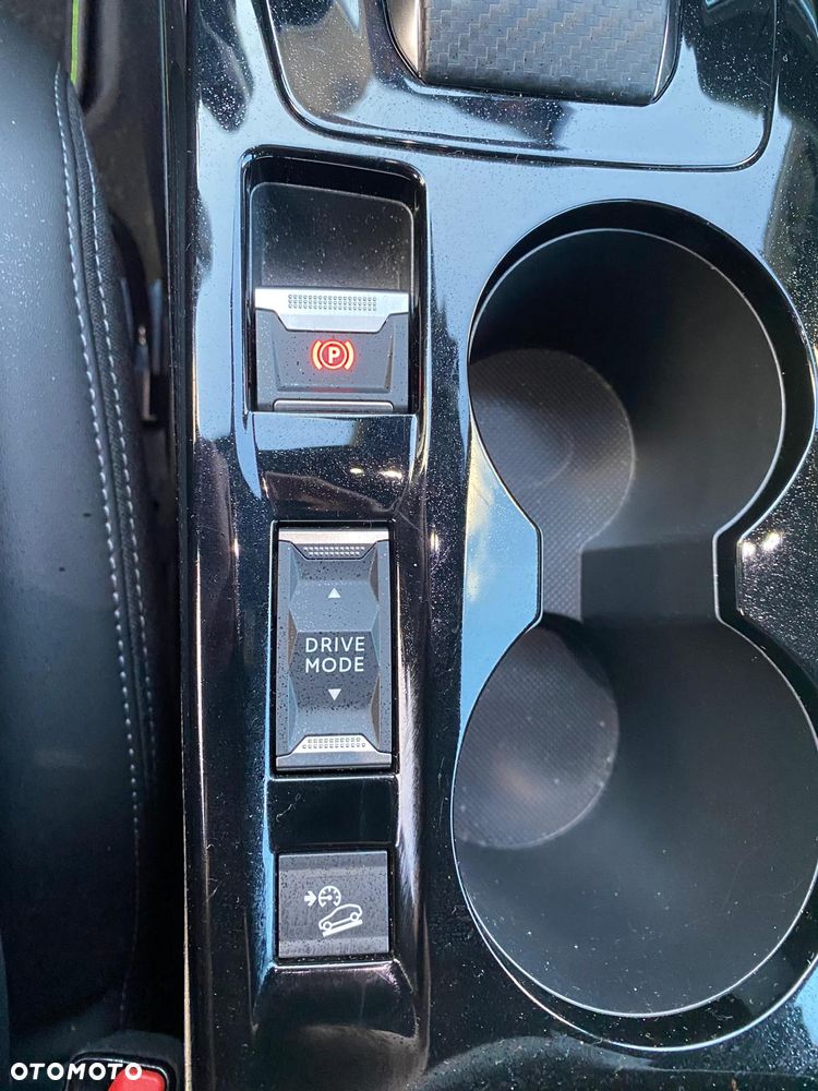 Peugeot 2008 PureTech 130 EAT8 GT Pack - 16