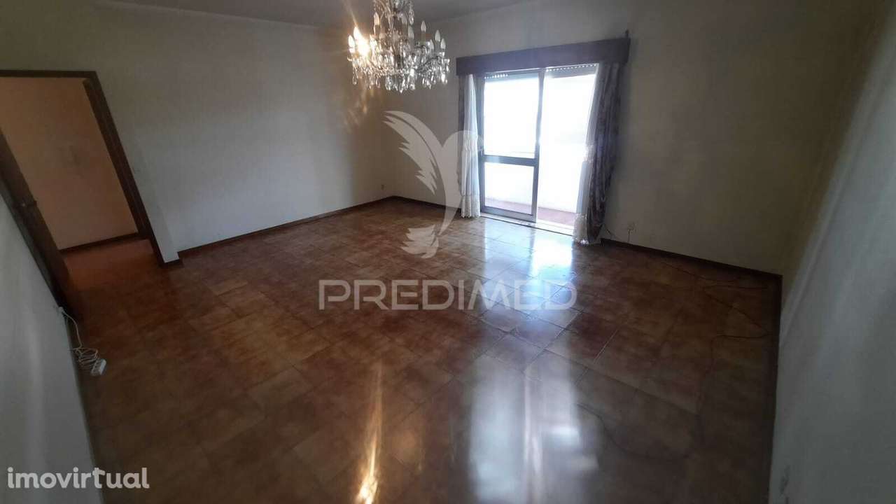 Apartamento T3 com varandas e garagem em Rio Tinto - Grande imagem: 5/17