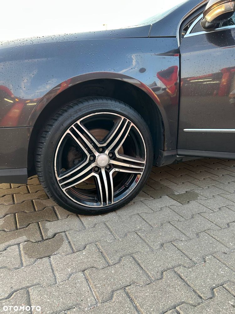 Volkswagen Passat - 4