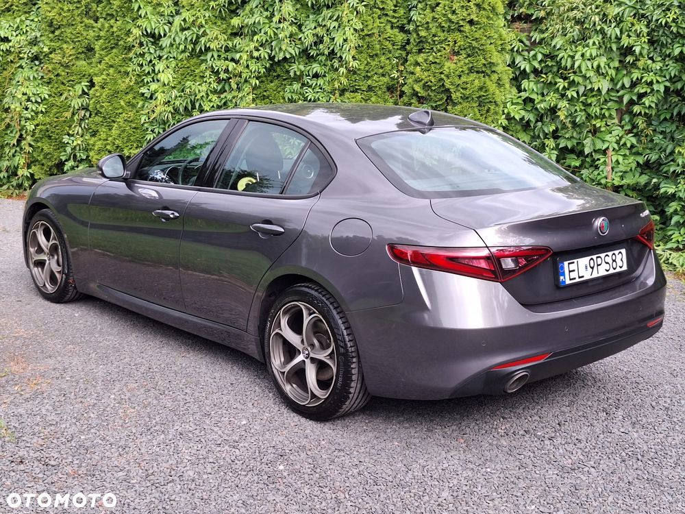Alfa Romeo Giulia 2.0 Turbo Business - 2