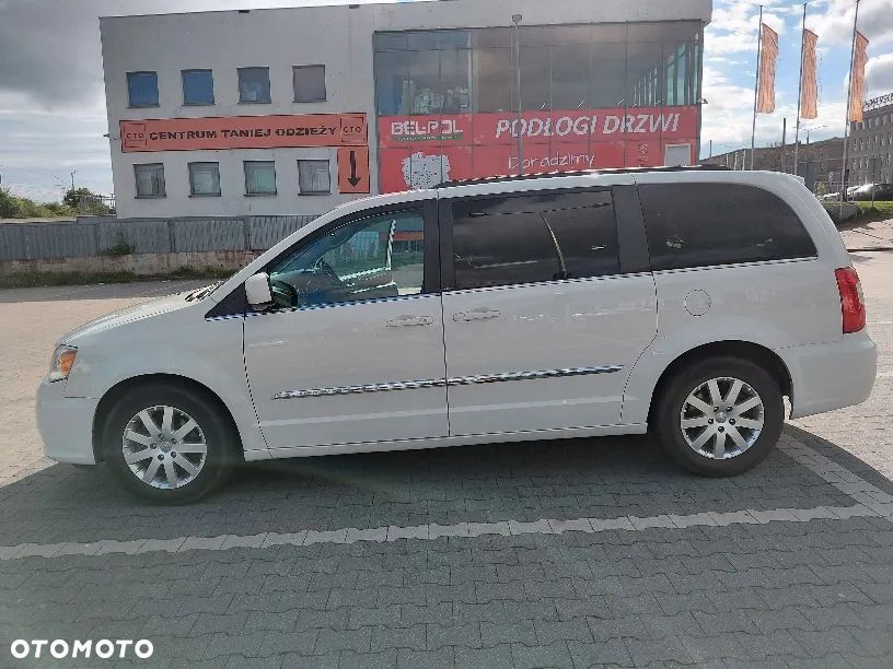 Chrysler Town & Country 3.6 Limited - 7