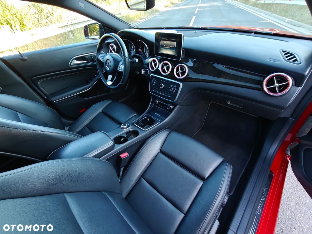 Mercedes-Benz CLA 250 7G-DCT Sport - 12