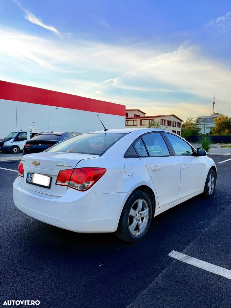 Chevrolet Cruze 1.6 - 3