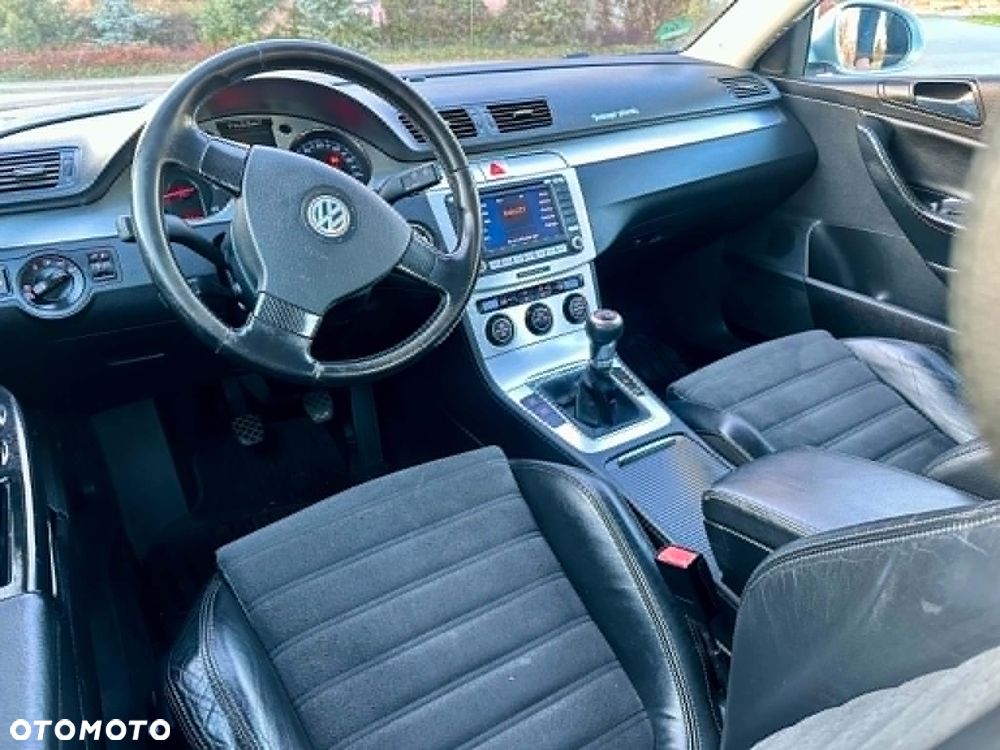 Volkswagen Passat 2.0 TDI DPF Highline - 4