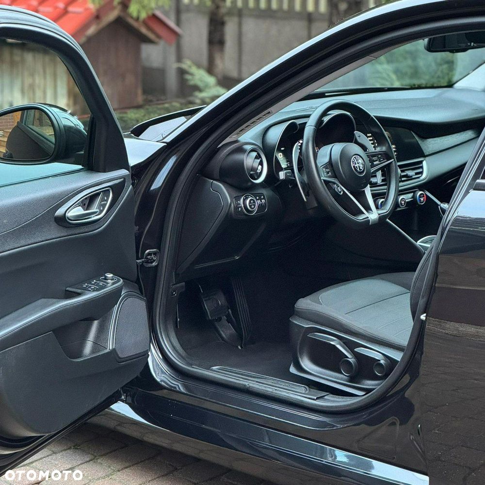 Alfa Romeo Giulia - 13
