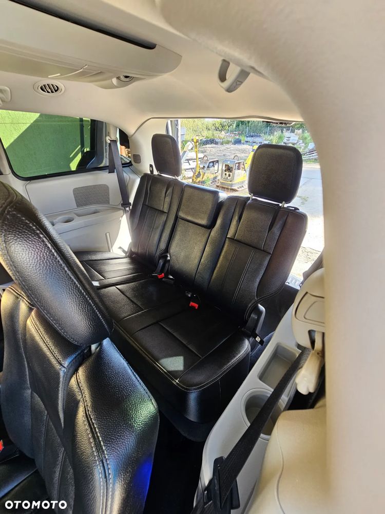 Chrysler Town & Country 3.6 Touring - 26
